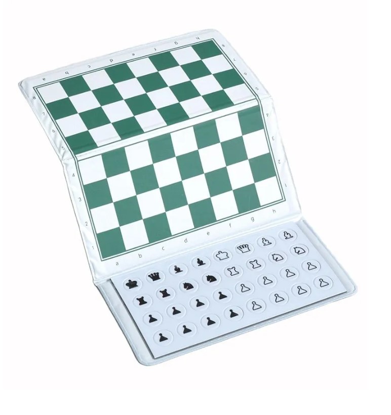 Checkbook magnetic chess set